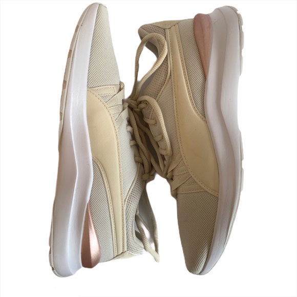 NWOB PUMA SOFT FOAM 'ADELA' SNEAKERS SIZE 6.5 - Picture 3 of 6